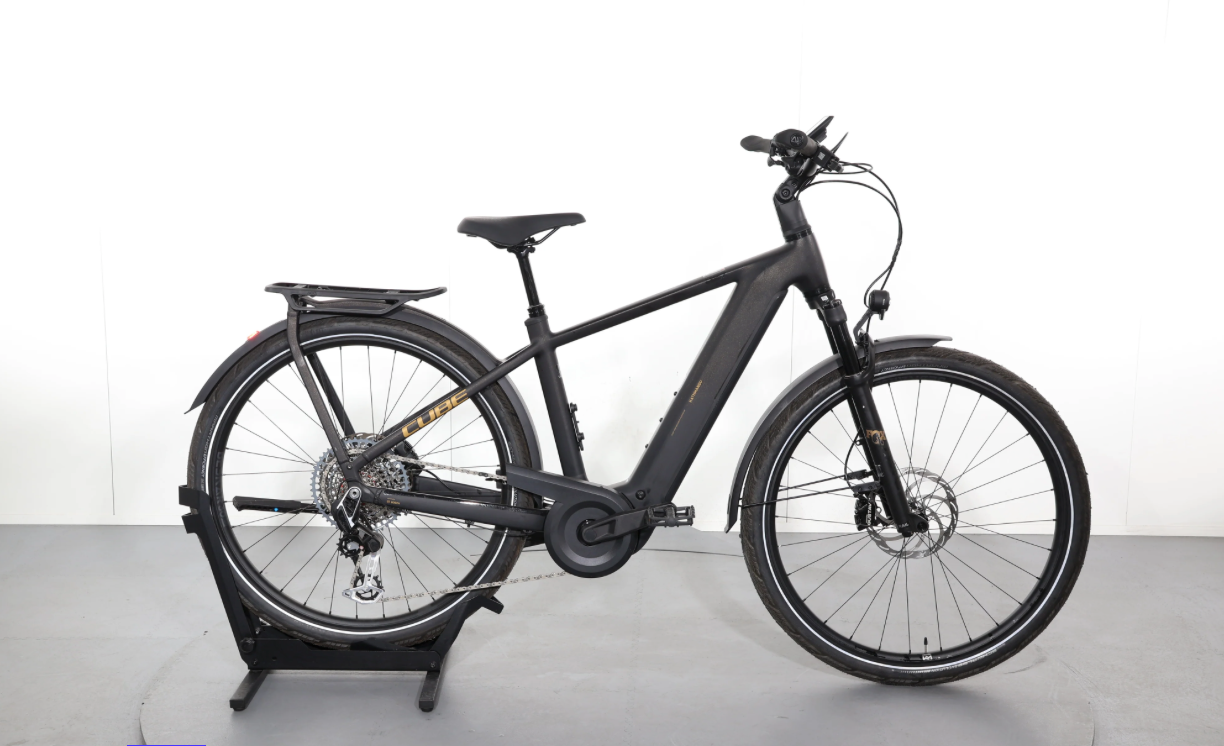Cube Kathmandu Hyb SLT 800   ( Año 2025  )