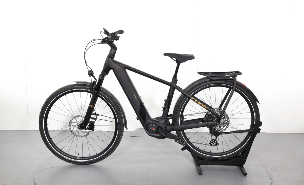 Cube Kathmandu Hyb SLT 800   ( Año 2025  )