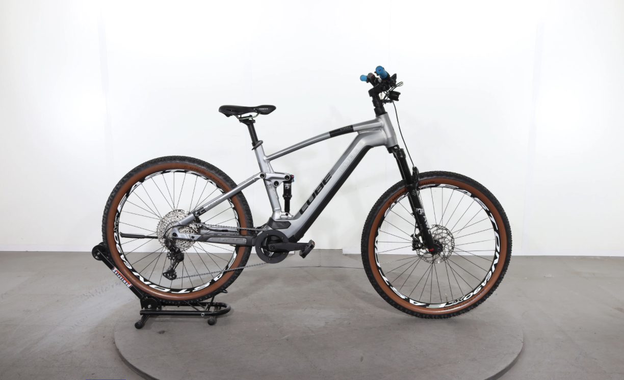 Cube Stereo Hybrid 120 Race  ( Año 2023  )
