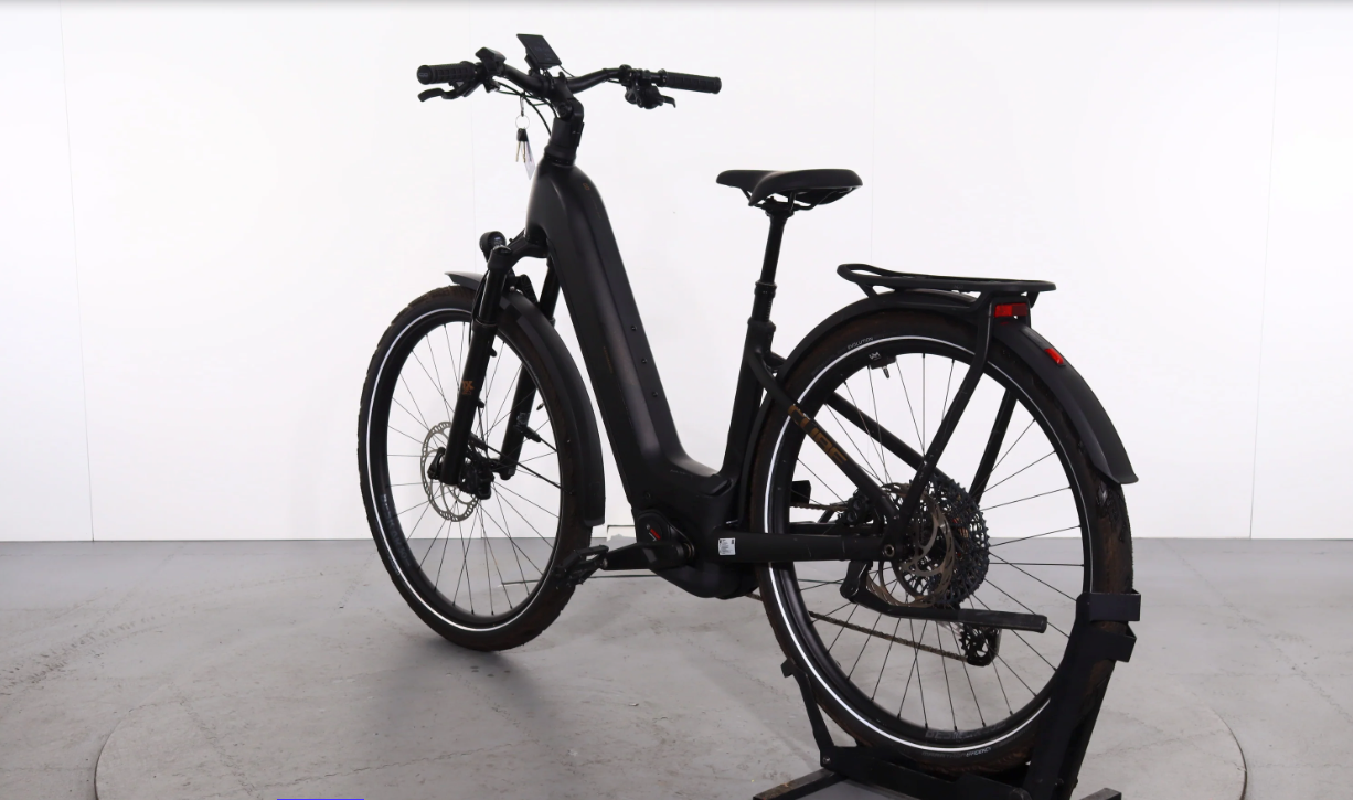 Cube Kathmandu Hybrid SLT