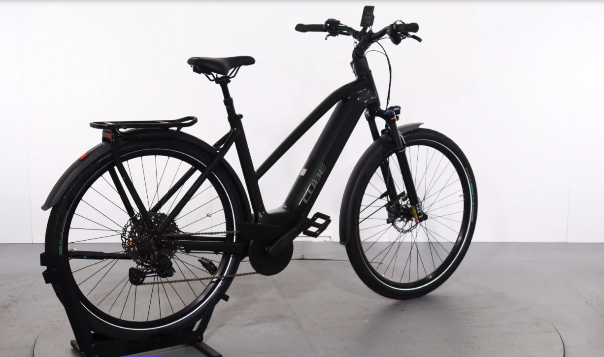 Cube Kathmandu Hybrid EXC Año 2024