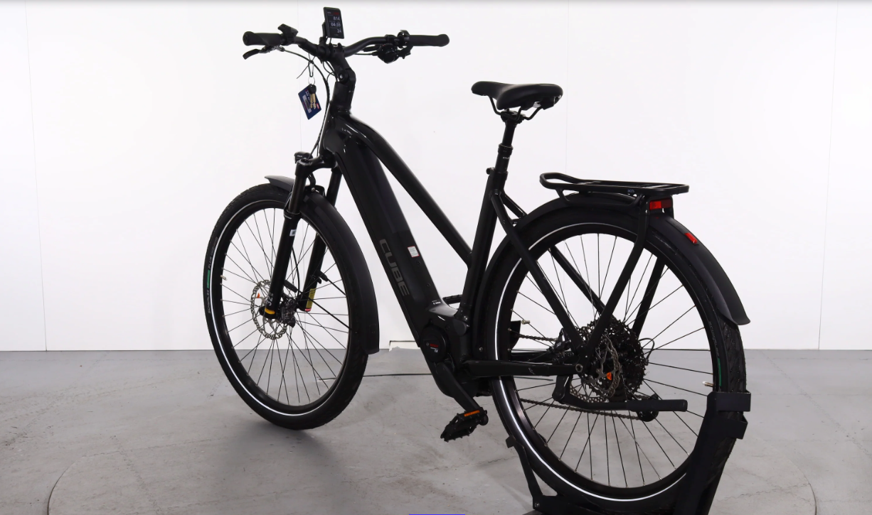 Cube Kathmandu Hybrid EXC Año 2024