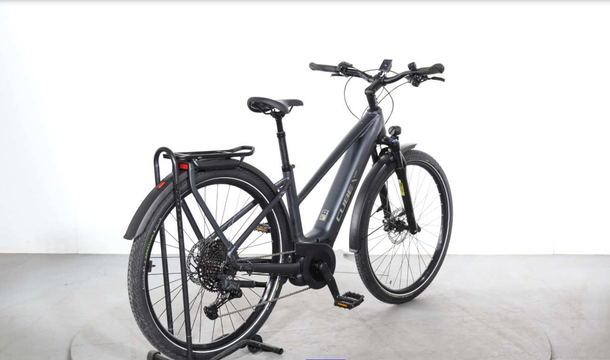 Cube Touring Hybrid Pro Año 2024