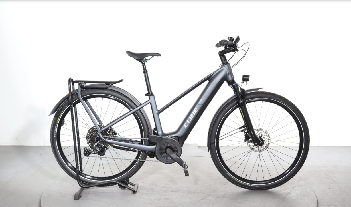 Cube Touring Hybrid Pro Año 2024