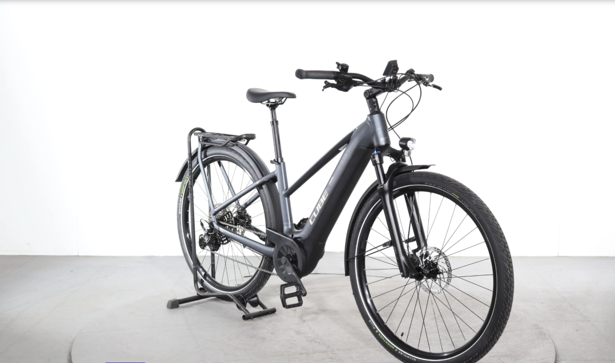 Cube Touring Hybrid Pro Año 2024