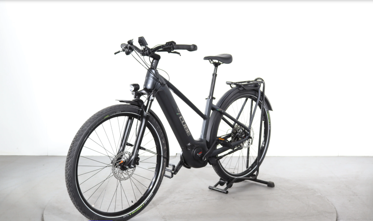 Cube Touring Hybrid Pro Año 2024