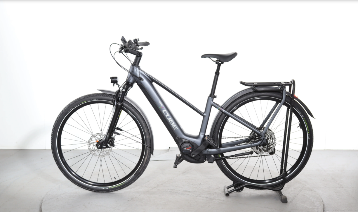Cube Touring Hybrid Pro Año 2024
