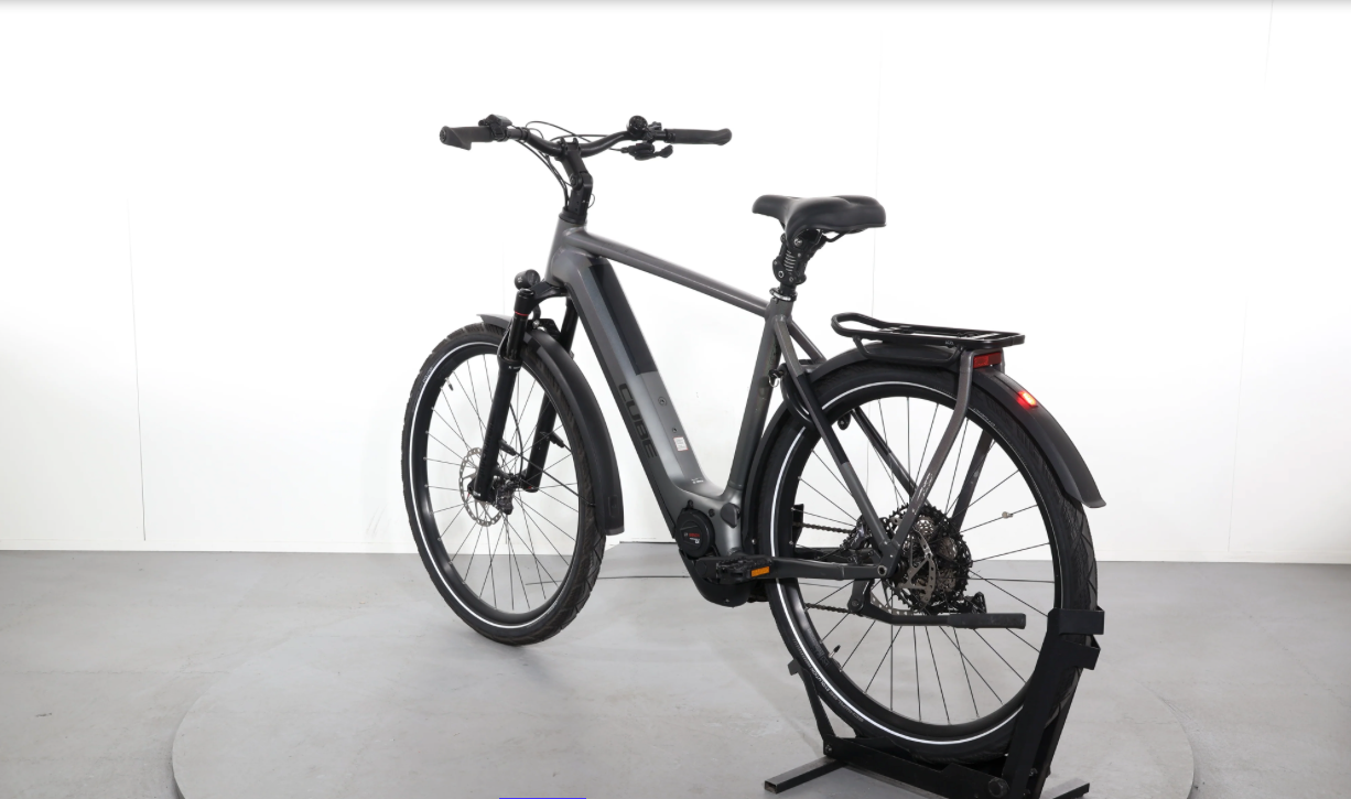 Cube Kathmandu Hybride SLT 750  Año 2024