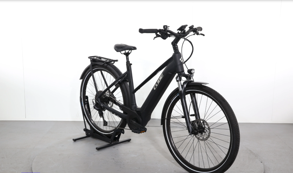 Cube Touring Hybrid Pro    Año 2023