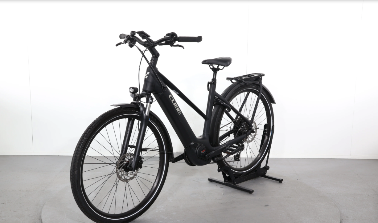 Cube Touring Hybrid Pro    Año 2023