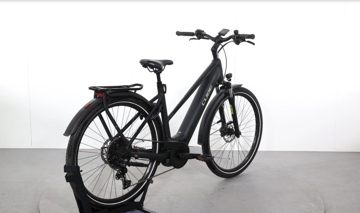 Cube Touring Hybrid Pro    Año 2023