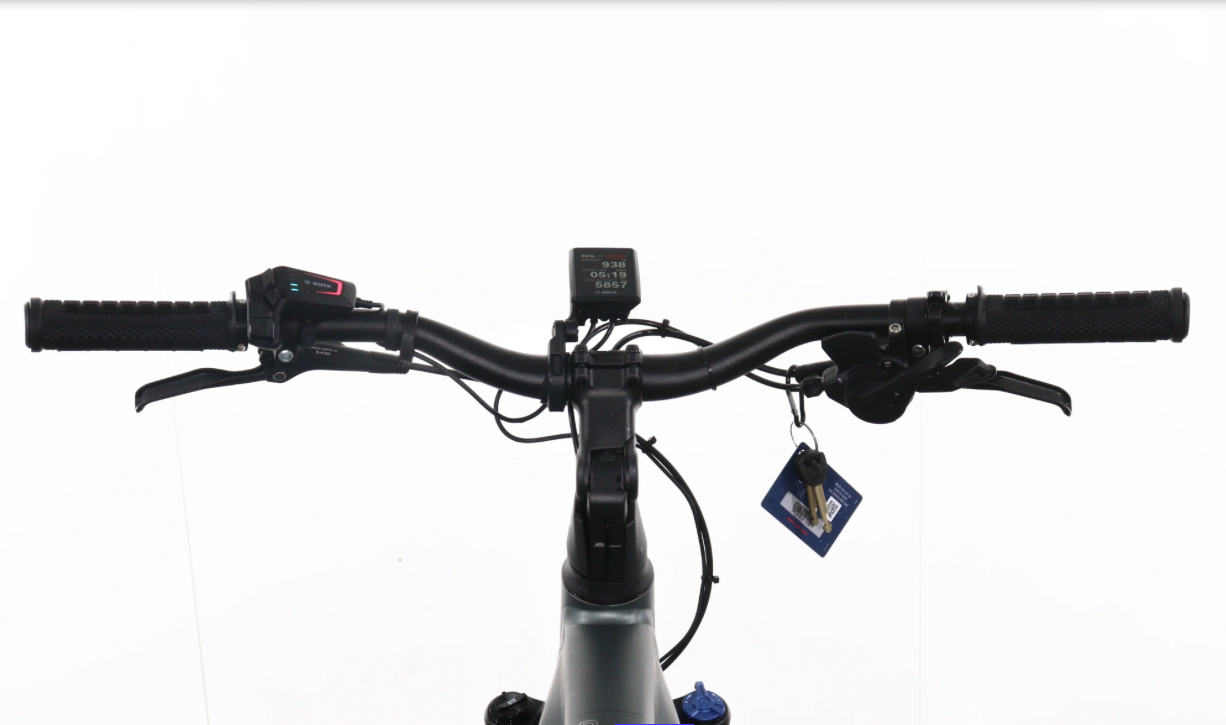 Cube Kathmandu Hybrid Pro    Año 2023