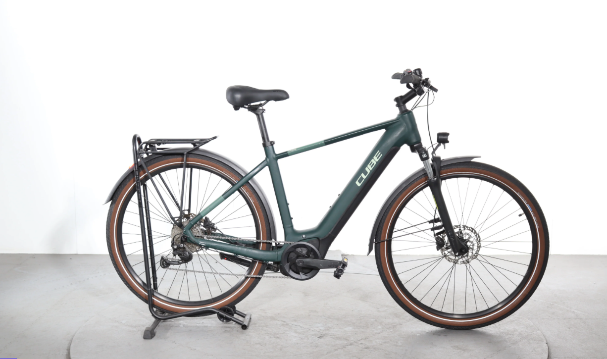 Cube Touring Hybrid One   Año 2023