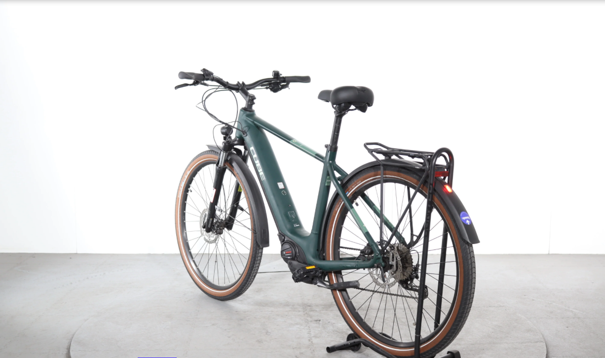 Cube Touring Hybrid One   Año 2023