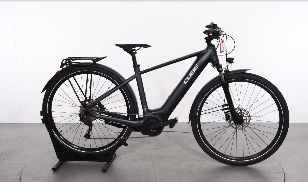 Cube Touring Hybrid Pro    Año 2023