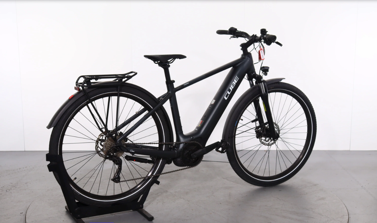 Cube Touring Hybrid Pro    Año 2023