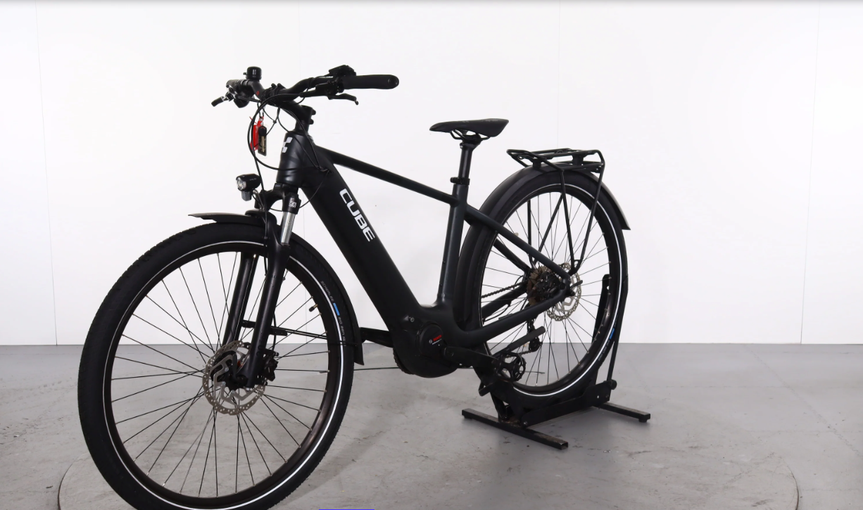 Cube Touring Hybrid Pro    Año 2023