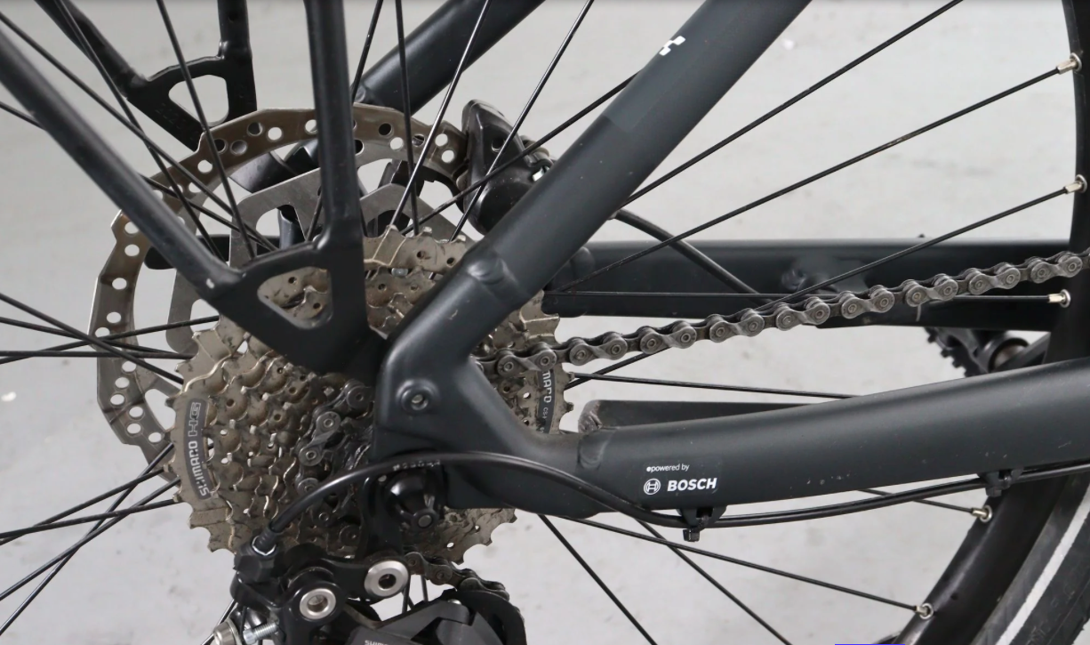 Cube Touring Hybrid Pro    Año 2023