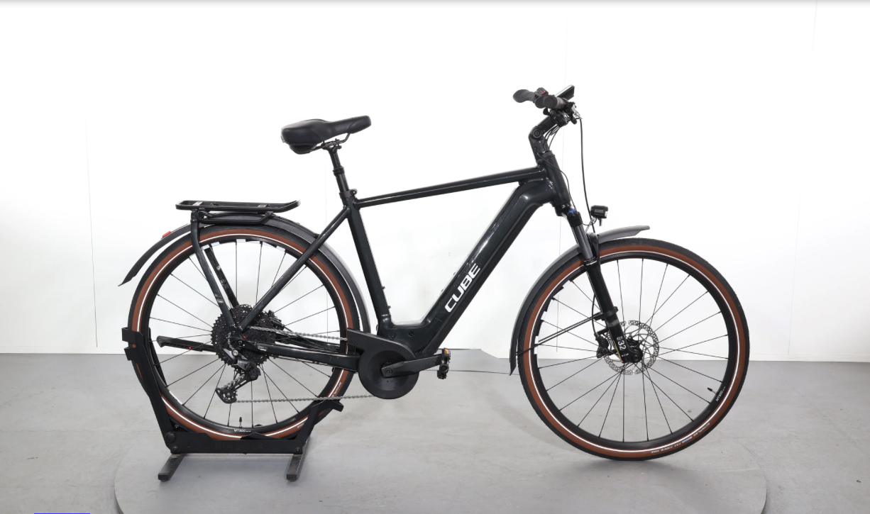 Cube Kathmandu Hybrid Exc 750    Año 2023