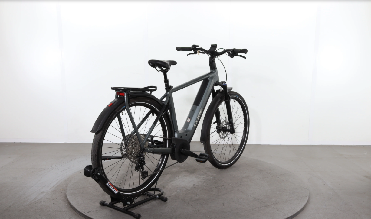 Cube Ella Ride Hybrid 500    Año 2023