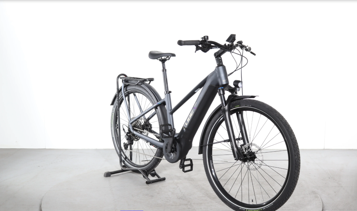 Cube Touring Hybrid Pro    Año 2024