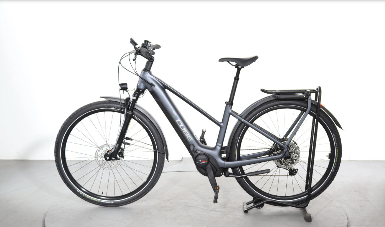 Cube Touring Hybrid Pro    Año 2024