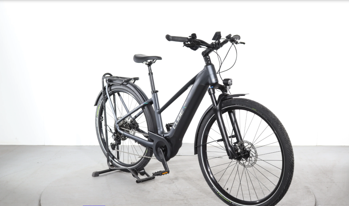 Cube Touring Hybrid Pro    Año 2024