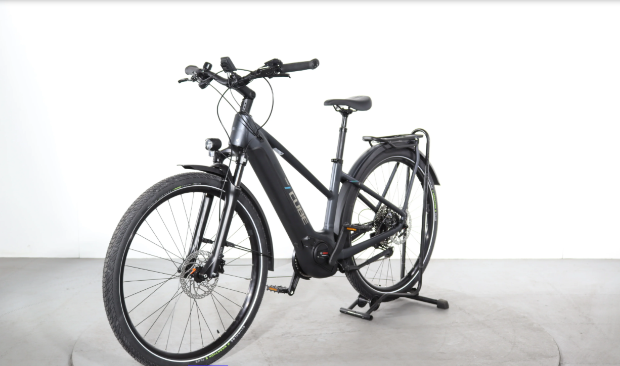 Cube Touring Hybrid Pro    Año 2024