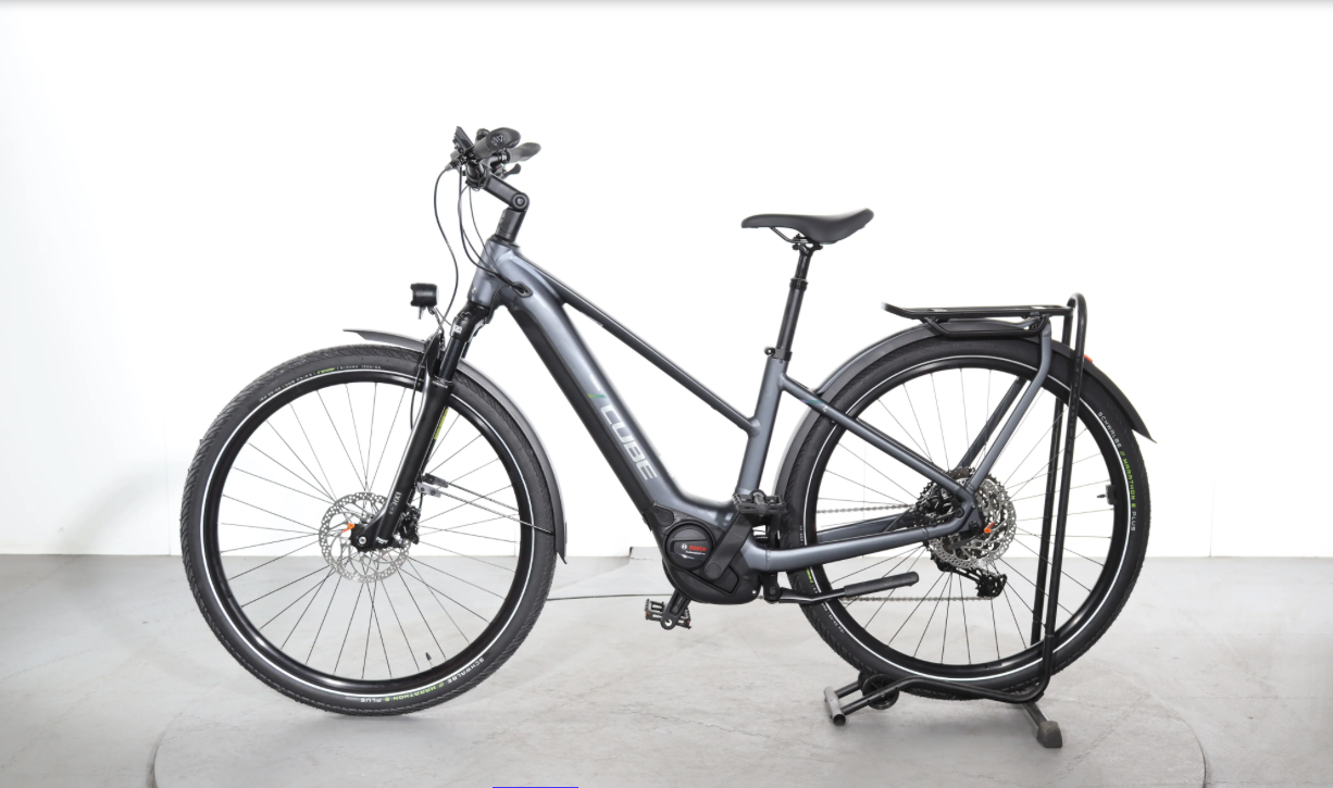 Cube Touring Hybrid Pro    Año 2024