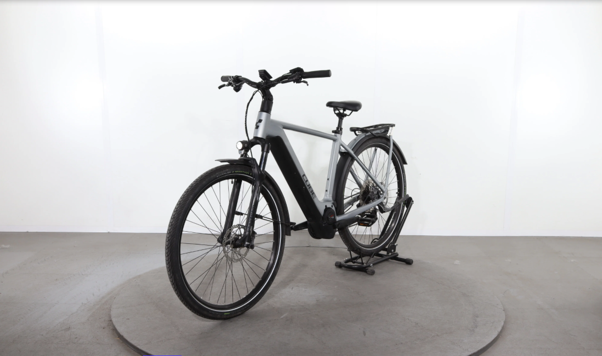 Cube Kathmandu Hybrid SLX    Año 2023