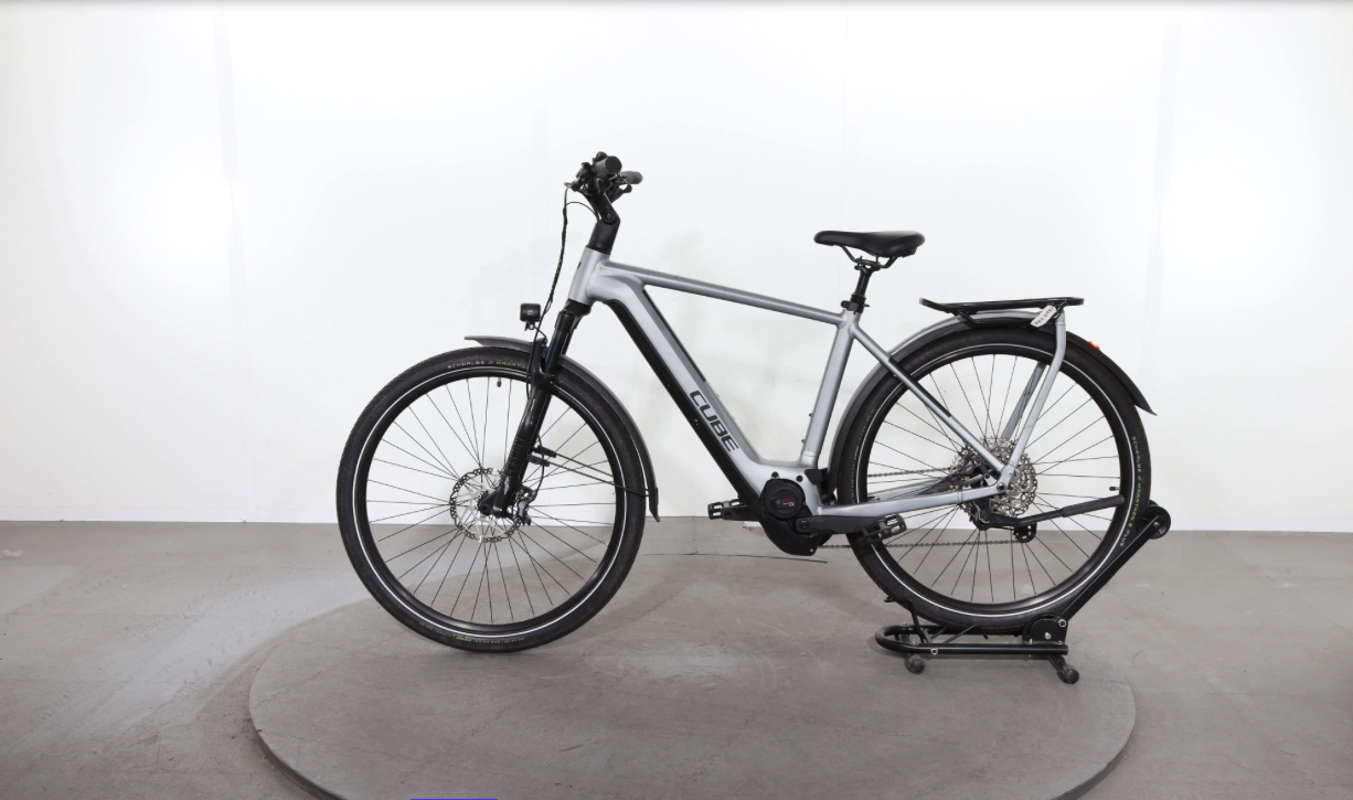 Cube Kathmandu Hybrid SLX    Año 2023