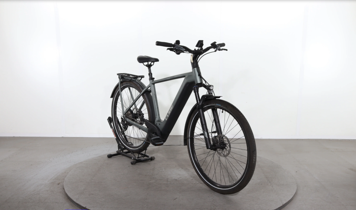 Cube Kathmandu Hybrid Pro 750 Año 2023