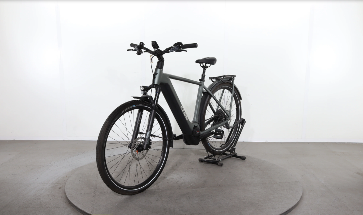 Cube Kathmandu Hybrid Pro 750 Año 2023