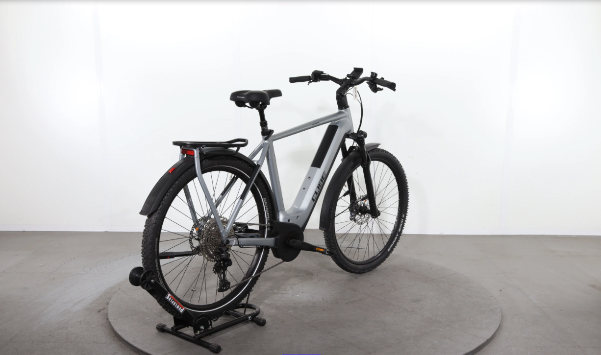 Cube Kathmandu Hybrid Slx 750    Año 2022